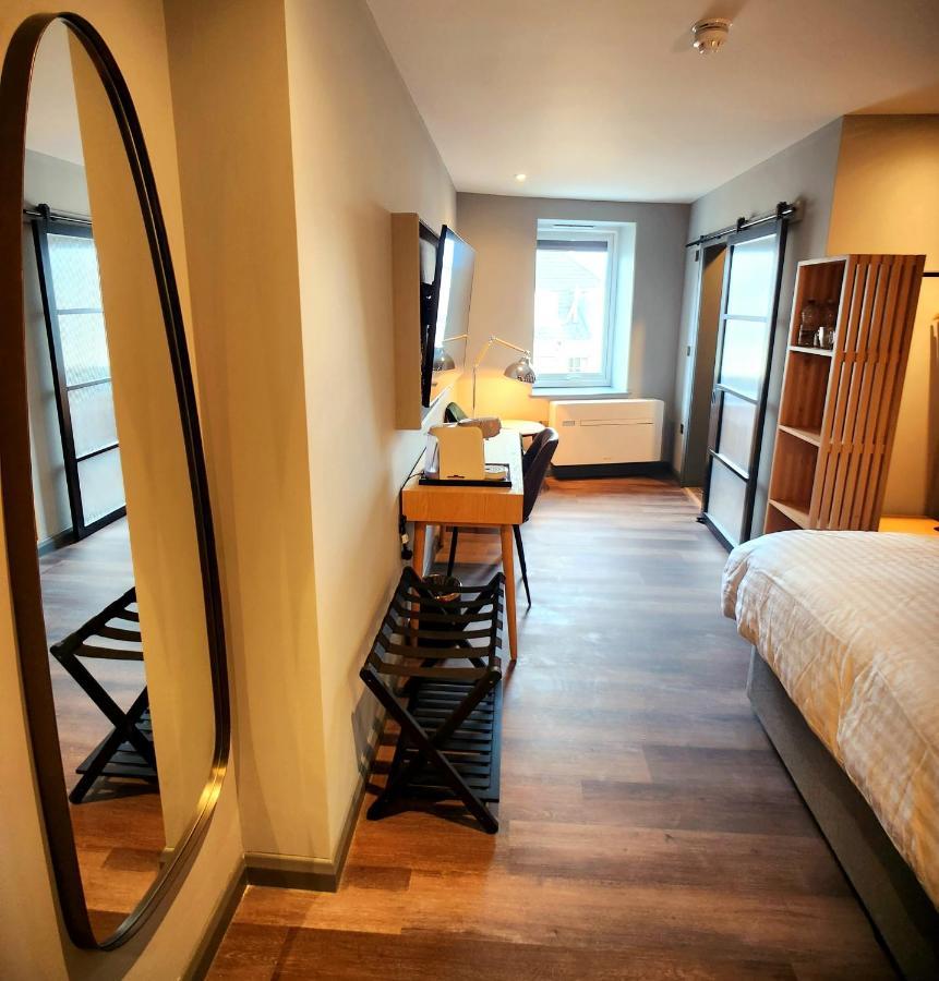 Pinnacle Hotel
