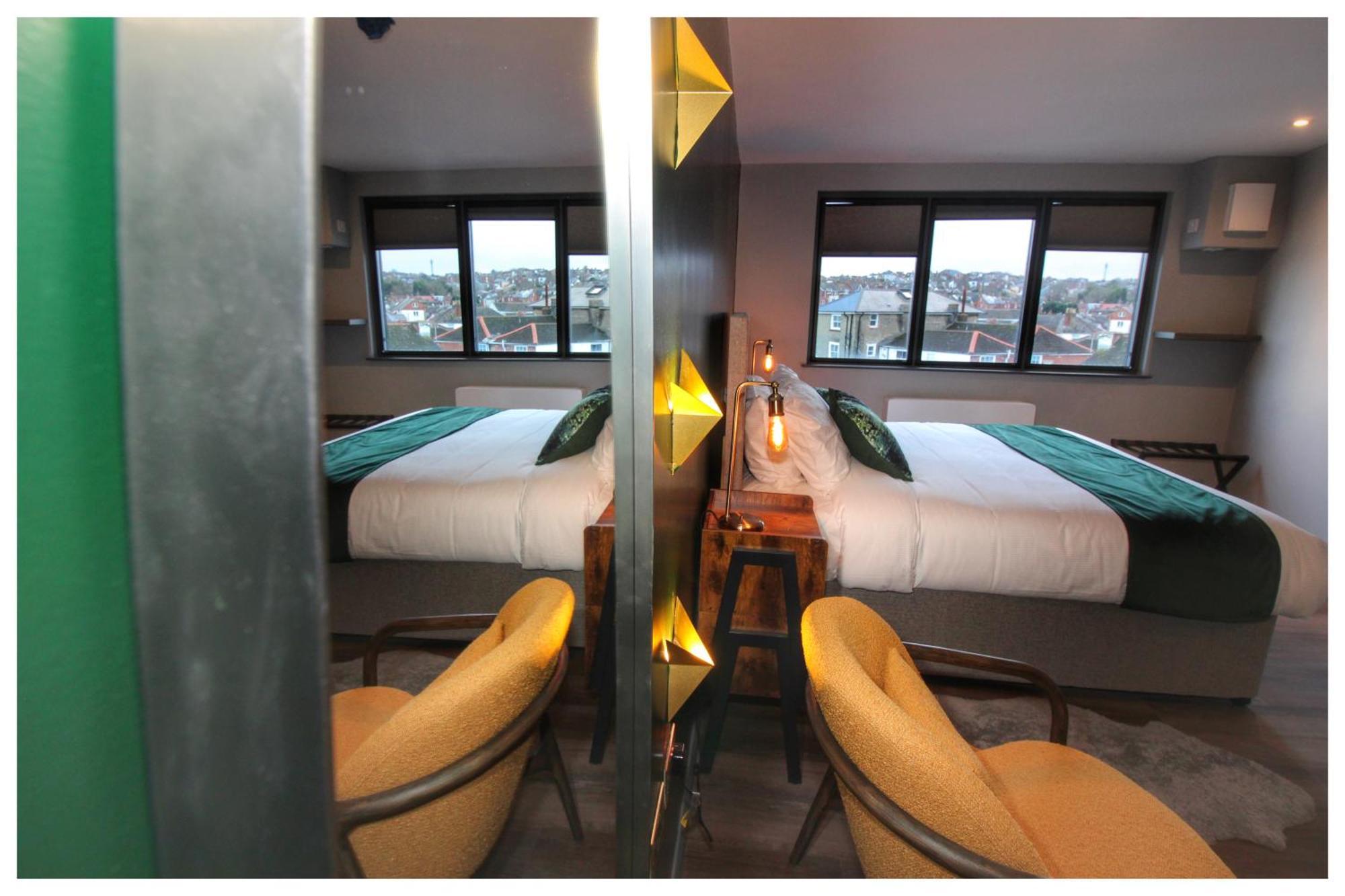 Hotel Pinnacle